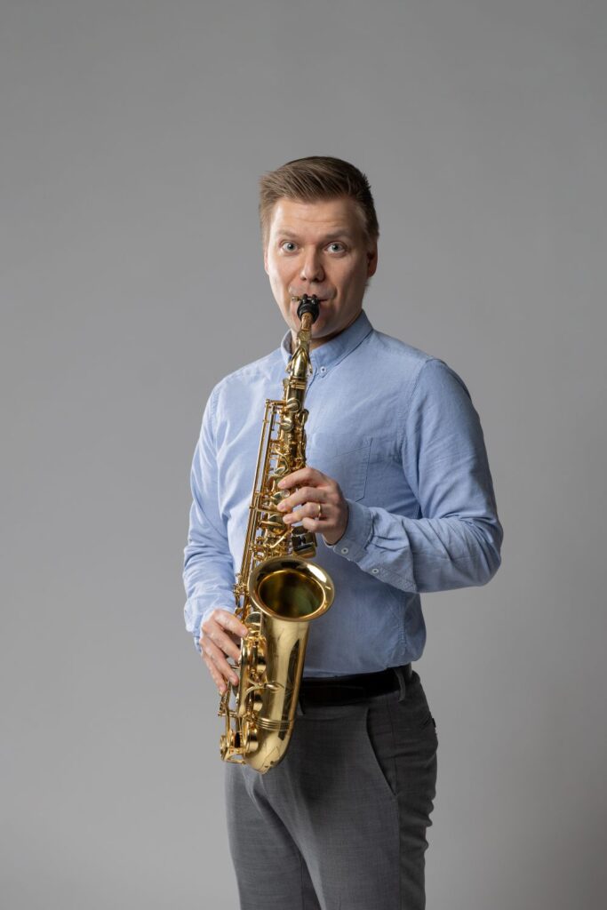 Artistivälitys Kiuru musiikki ja esiintyjät.